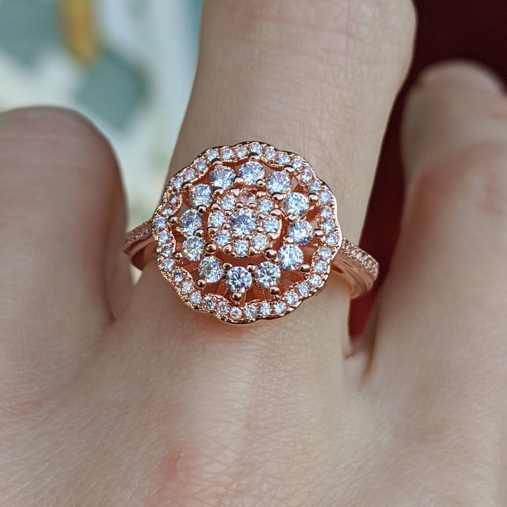 🆕18K Rose Gold- White Sapphire Ring Sz 7
